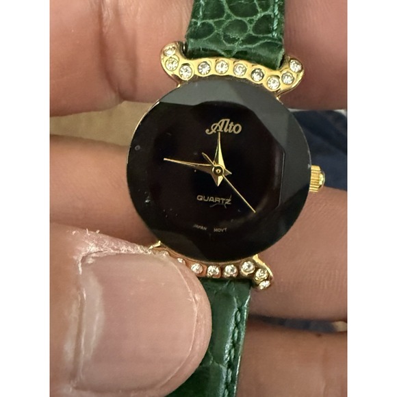 VTG Alto Women\'s‎ Watch Green Band Gold Dial Jewels NEEDS NEW BATTERY